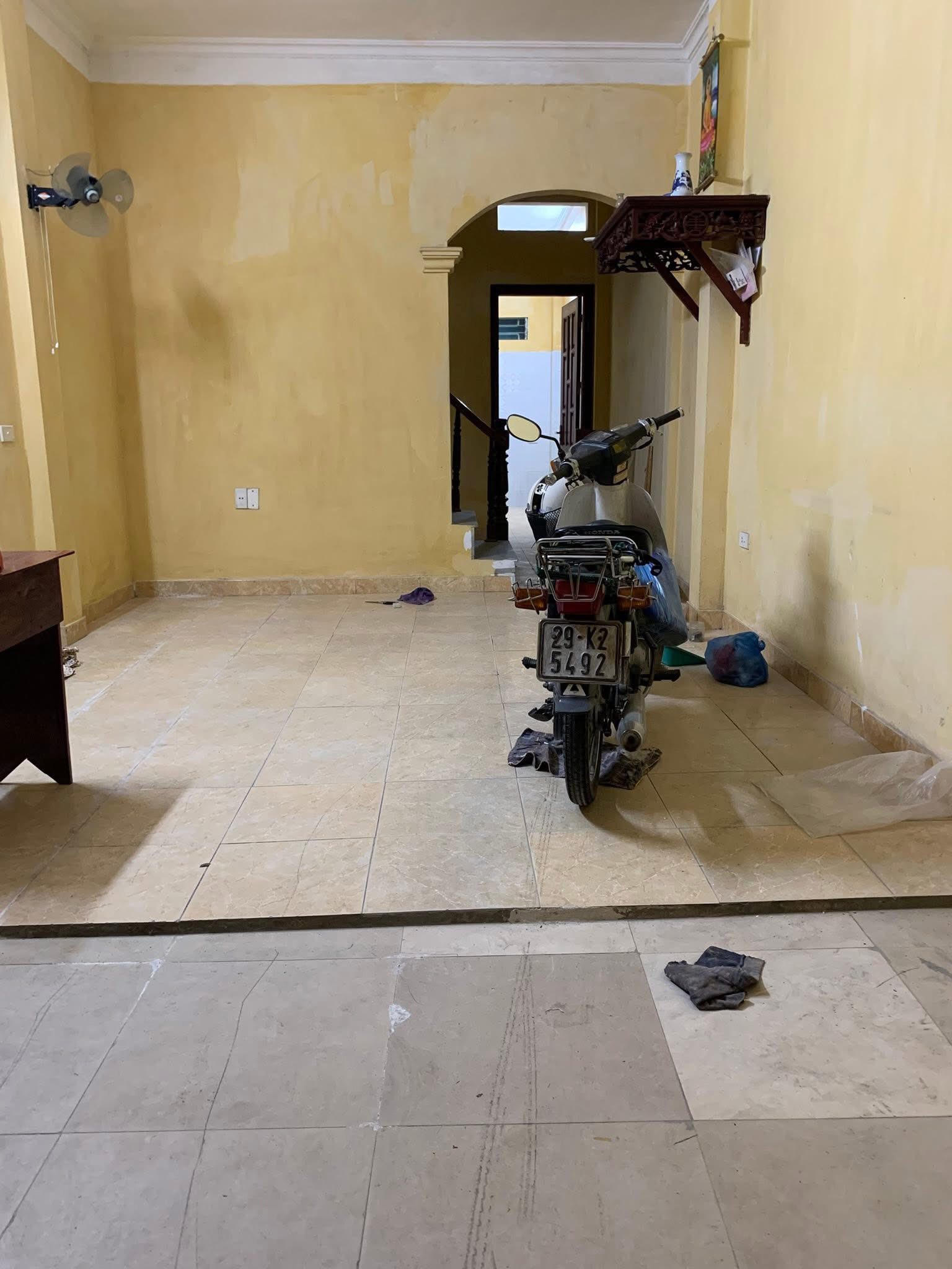 Cho thuê nhà ngõ 19 Khương Hạ 50m2 x 2.5 tầng, 2 ngủ, 7.5 Triệu ở gđ, nhóm 4 người - Ảnh 2
